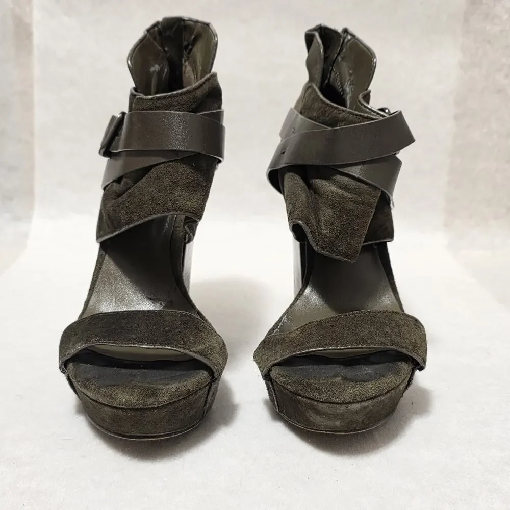 BCBGeneration Courney Olive Suede Platform Wedges Size 6.5